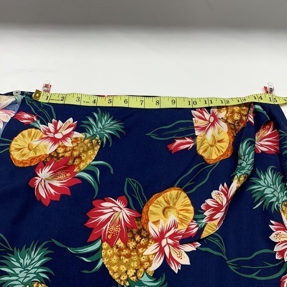 Hilo Hattie Original Hawaiian Wrap Skirt Pineapple and Floral Pattern Size M - Picture 10 of 11